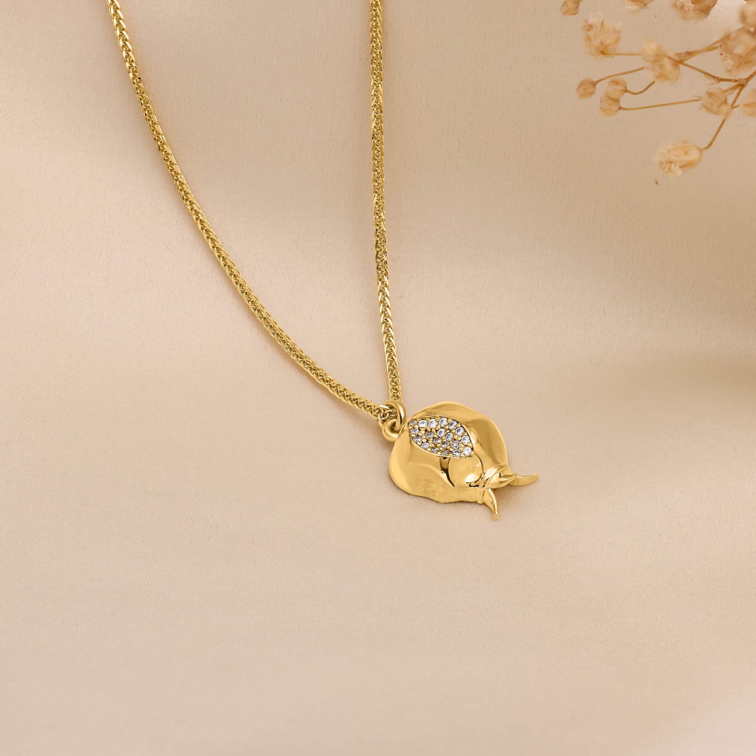 רימון ביכורים- תליון בשיבוץ יהלום